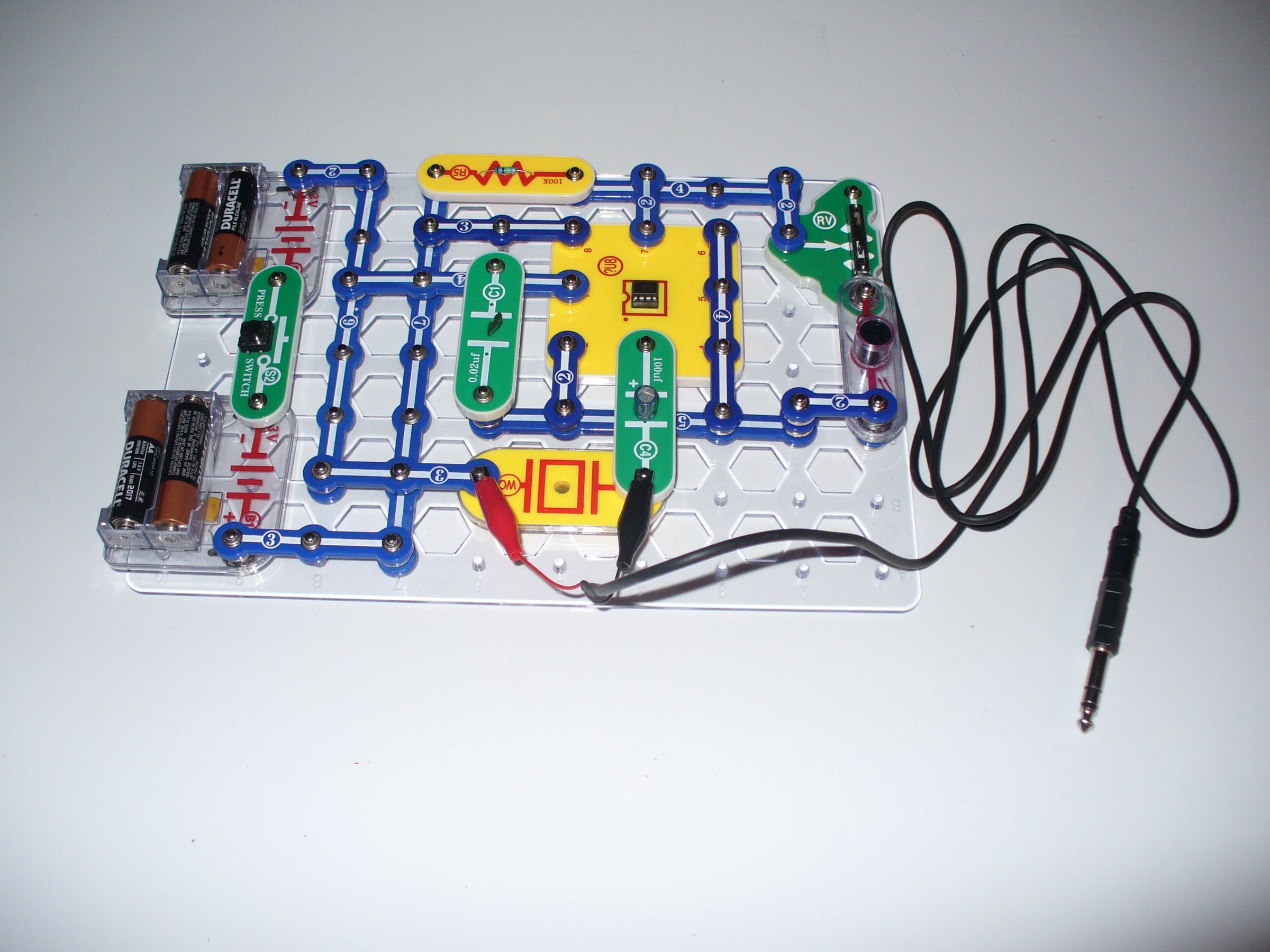 Build an Optical Theremin--Improve Your Snap Circuits by Adding a 555 ...