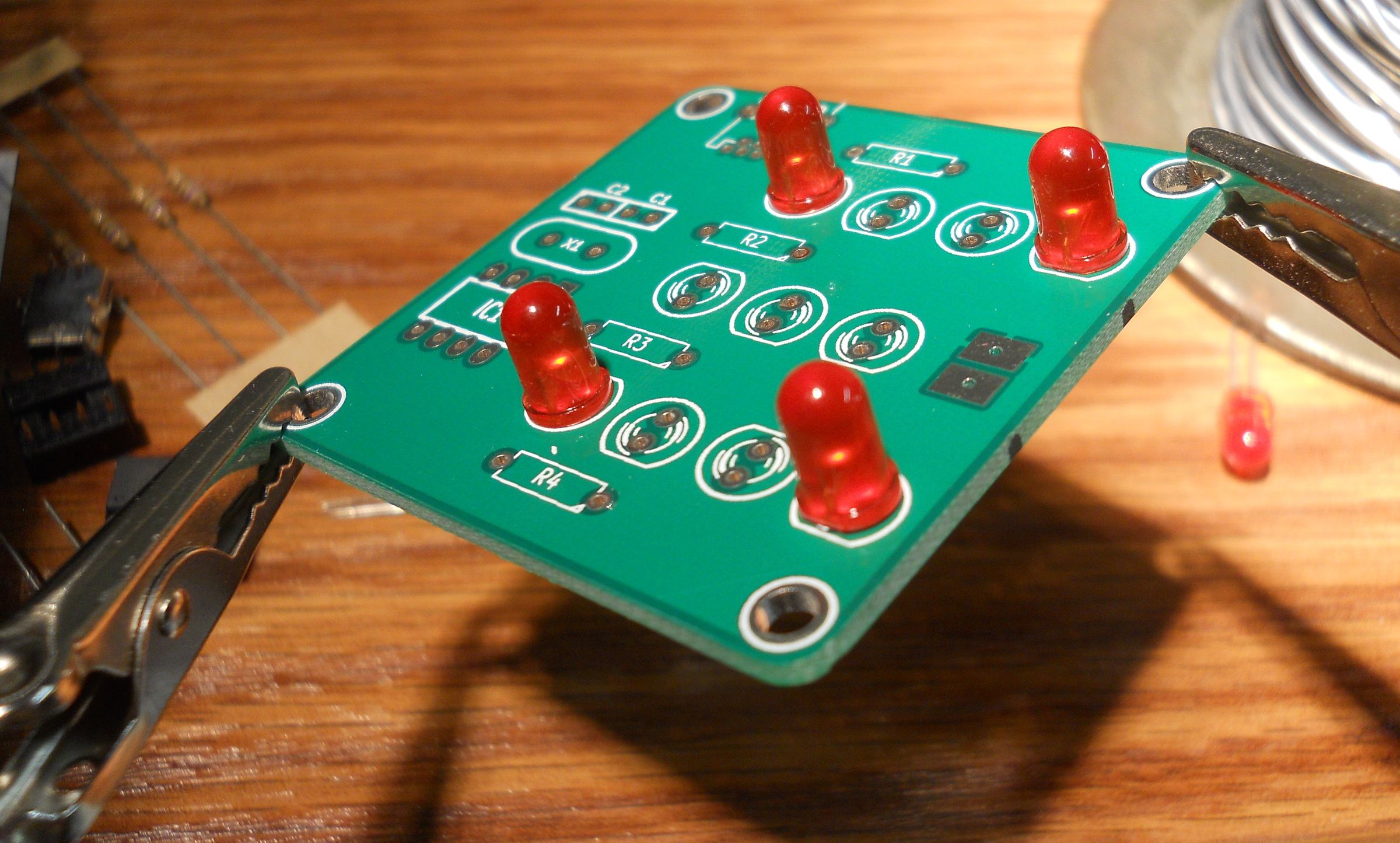 Simple Binary Clock : 6 Steps - Instructables