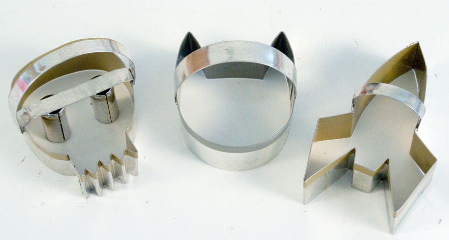 Tinplate Girl #5 -- Cutting Tinplate