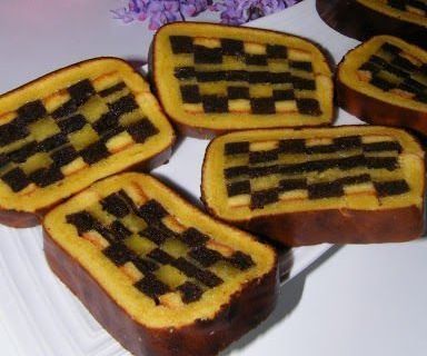 "Bamboo Mat"" Roll Cake