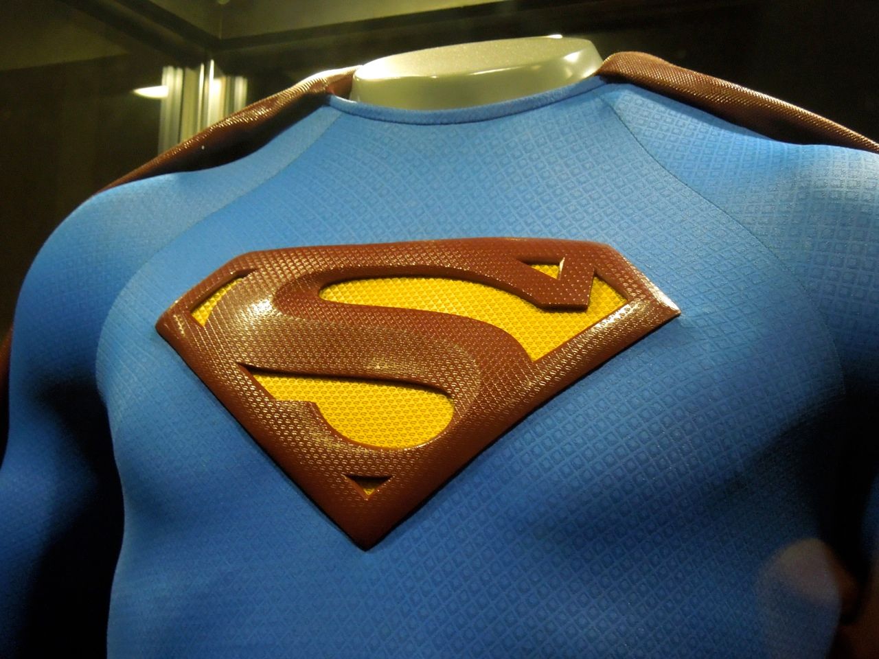 Superman Returns Display Suit : 7 Steps - Instructables, image size:270x225