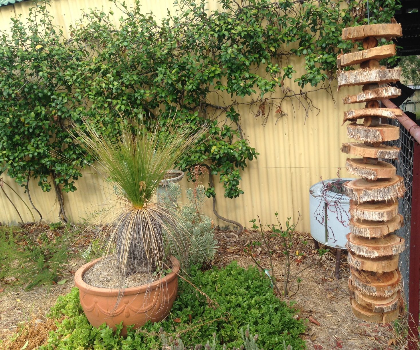 How to Make: a Hanging Timber Ornament for the Garden or Driveway.