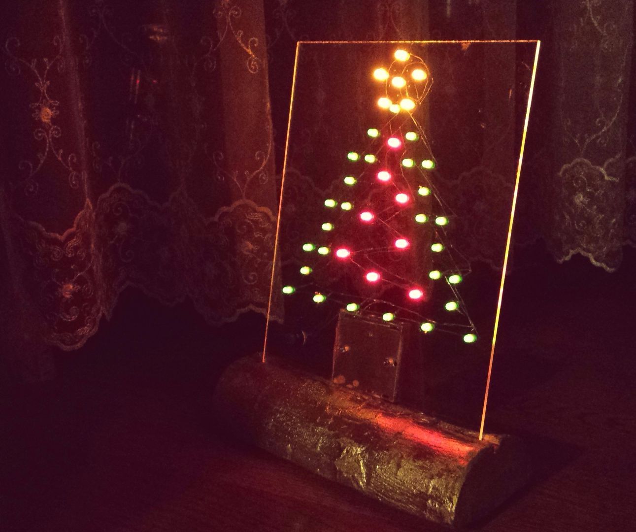 LED CHRISTMAS TREE ON PLEXIGLAS