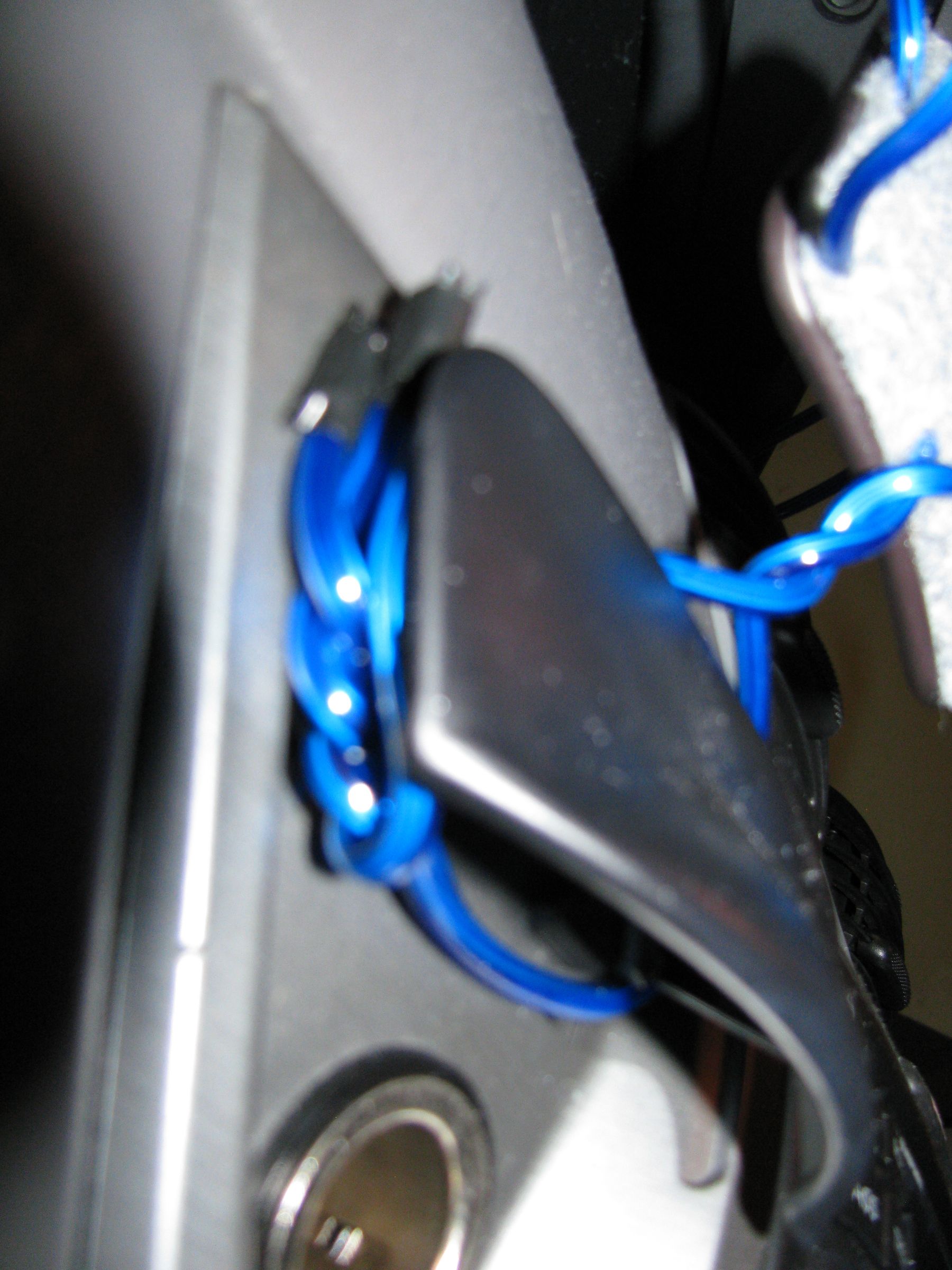 How to Make a Universal Car Dock for Your Phone, GPS, or MP3 Player