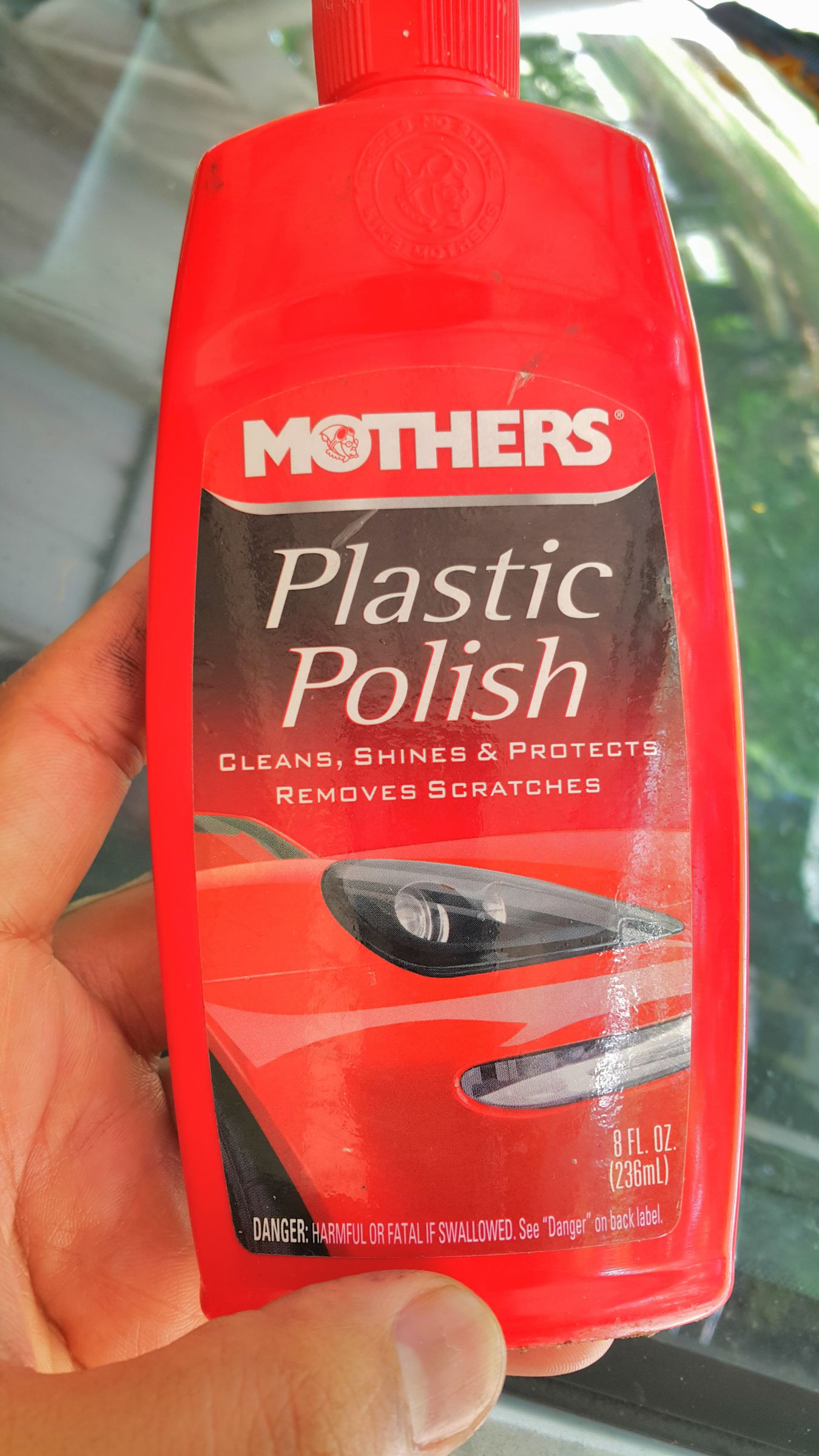 Cleaning a Car's Headlamps. 