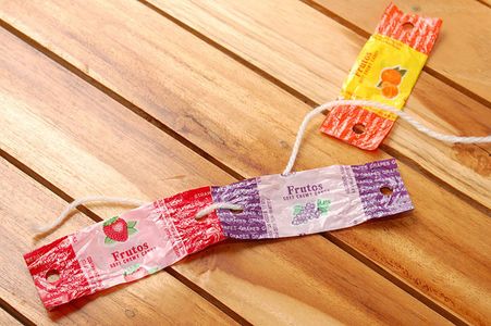 Creative DIY Tutorial-how to Make Bracelets Out of Starburst Wrappers