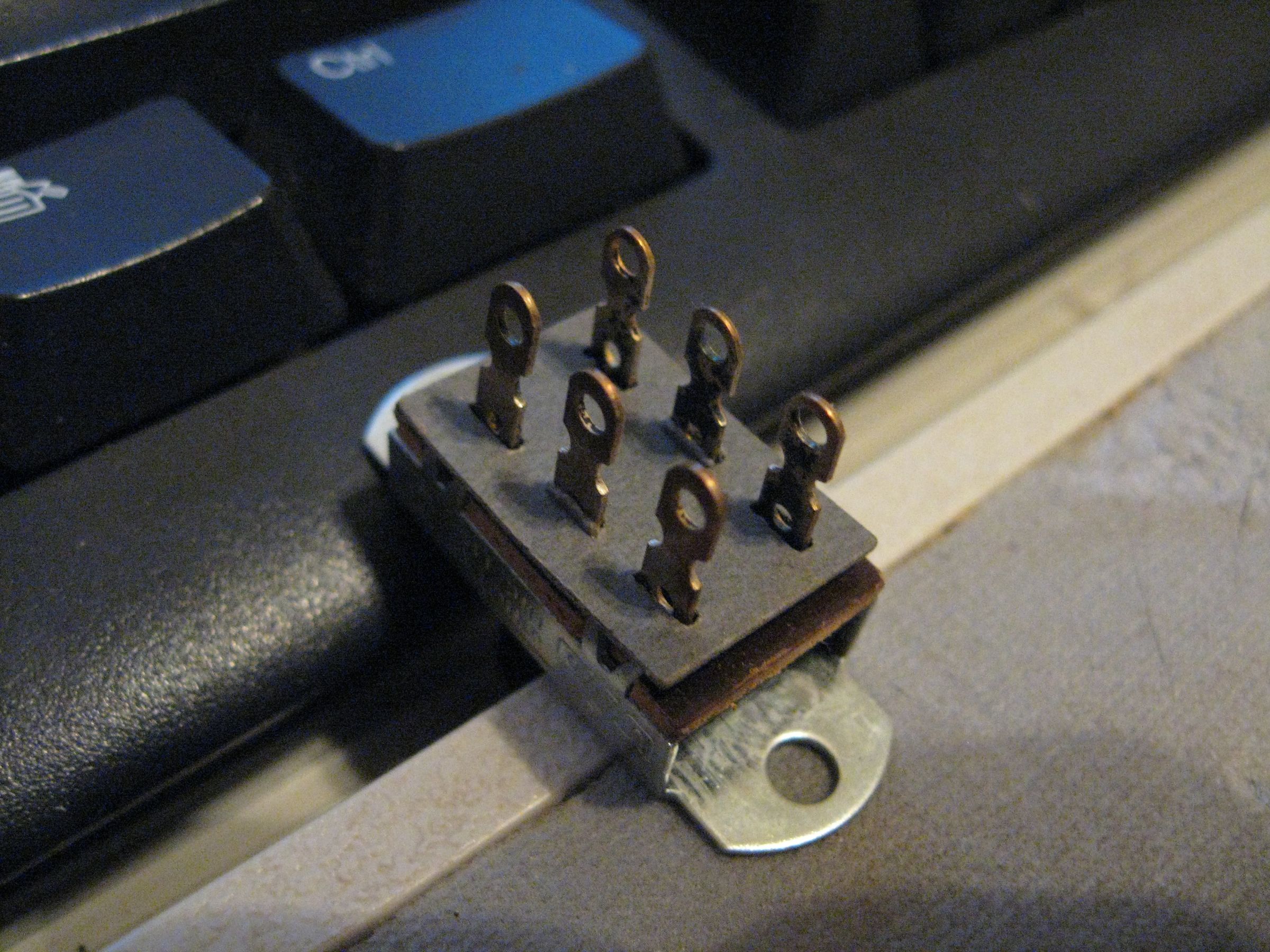 SIMPLE Parallel/Series Select Switch