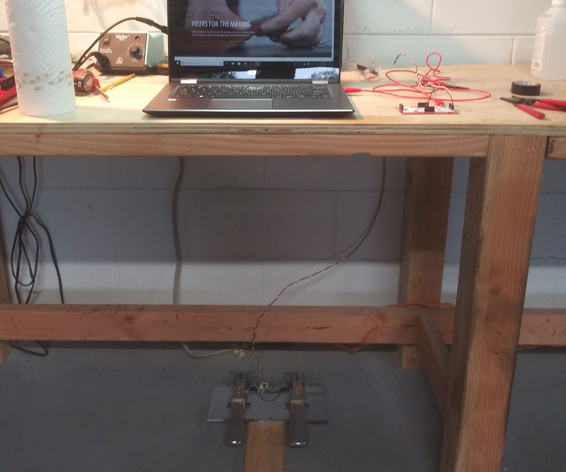 MaKey MaKey Powered Piano Foot Pedals