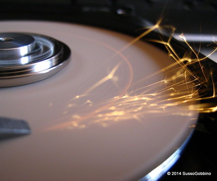 Sander / grinder from an old hard disk