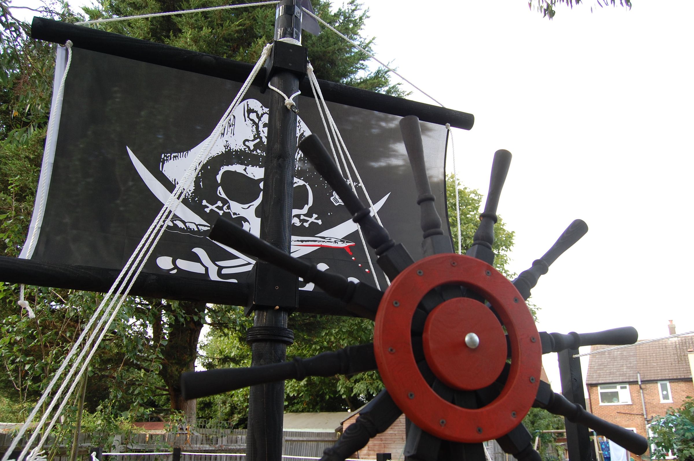 How to Make Your Own Pirate Ship Playhouse 9 Steps (with Pictures
