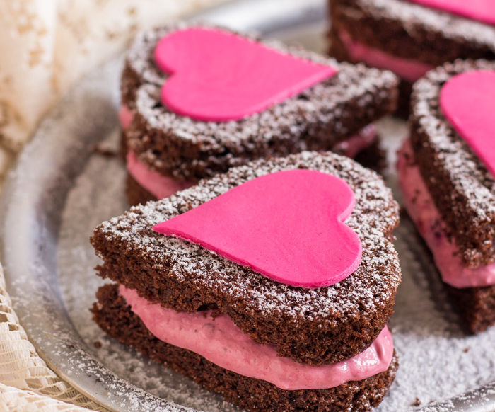 Mini Naked Chocolate Cake Hearts
