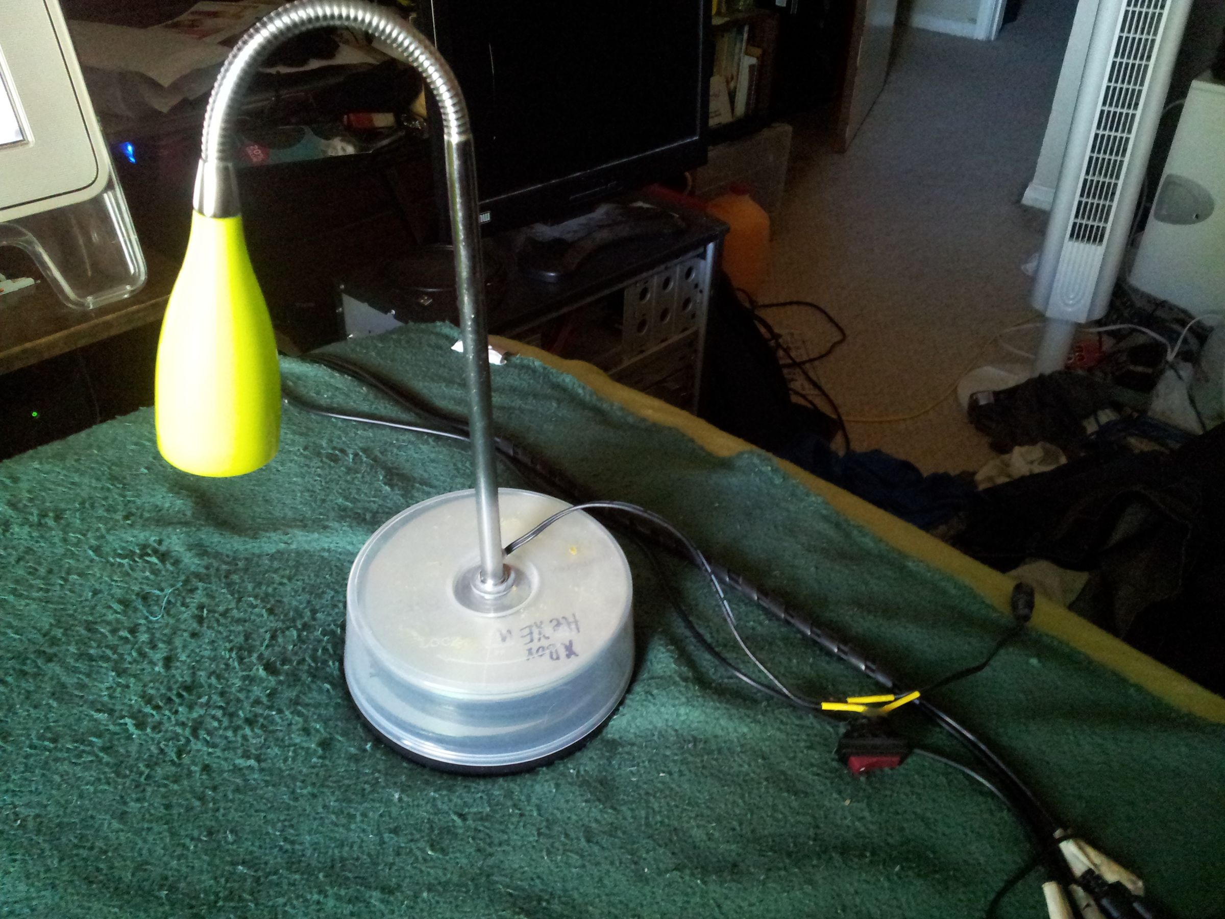Modding an LED Desk Lamp From Bed, Bath, & Beyond
