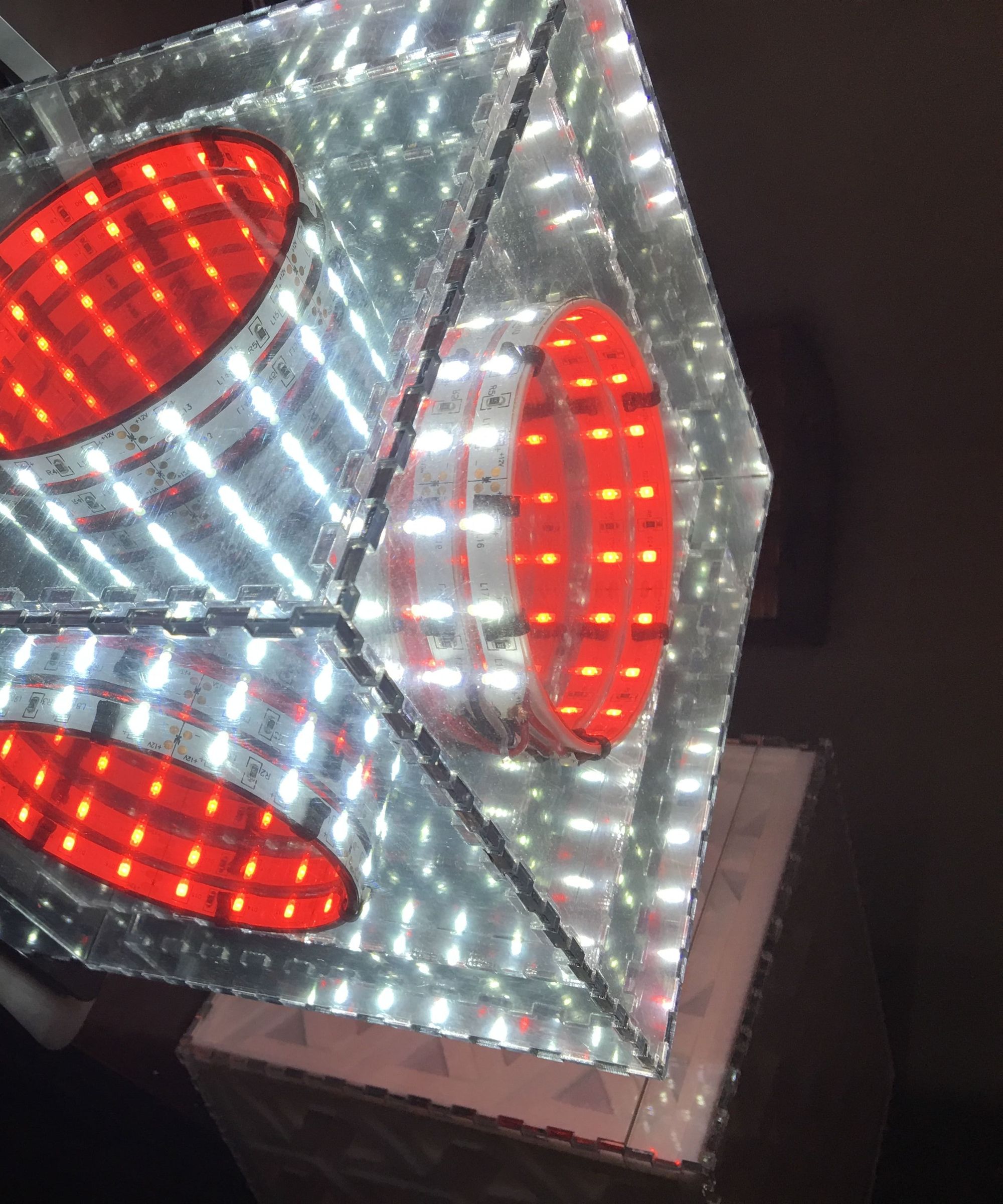 Simple Infinity Cube