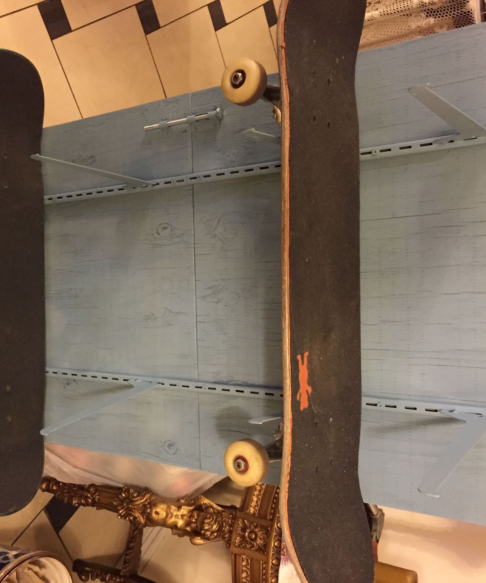 Foldable Skateboard Rack