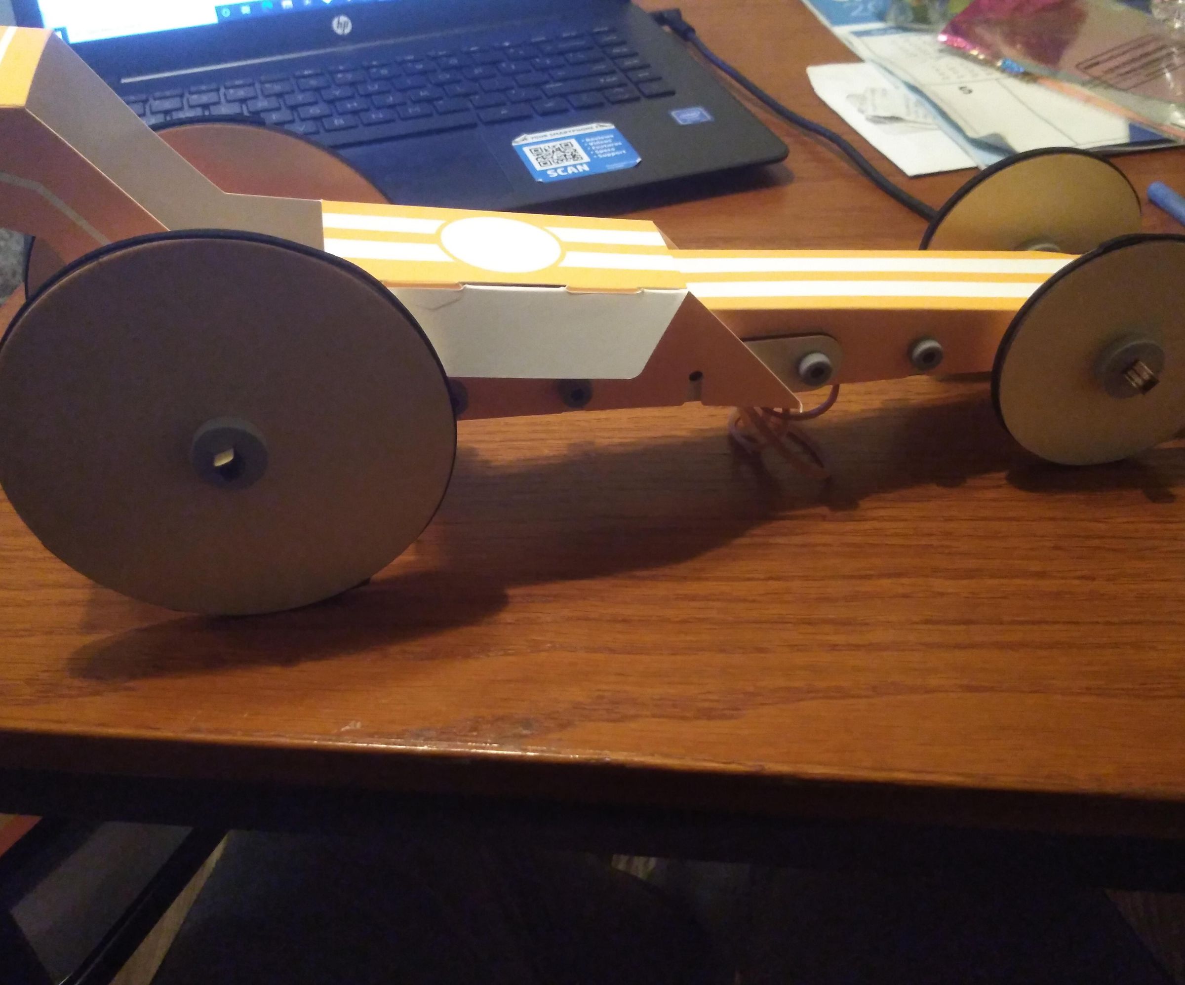 RUBBER BAND RACE CAR.