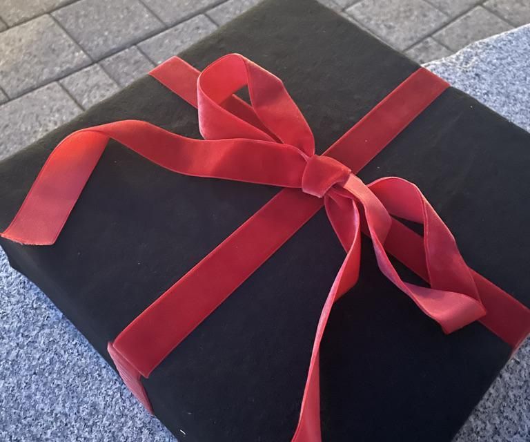 Christmas Box That Opens With a Button