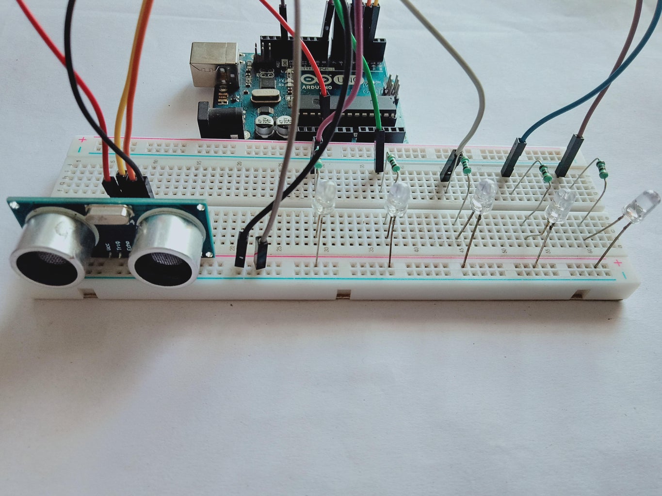 Arduino Distance Indicator (arduino + Ultrasonic Sensor +LED )