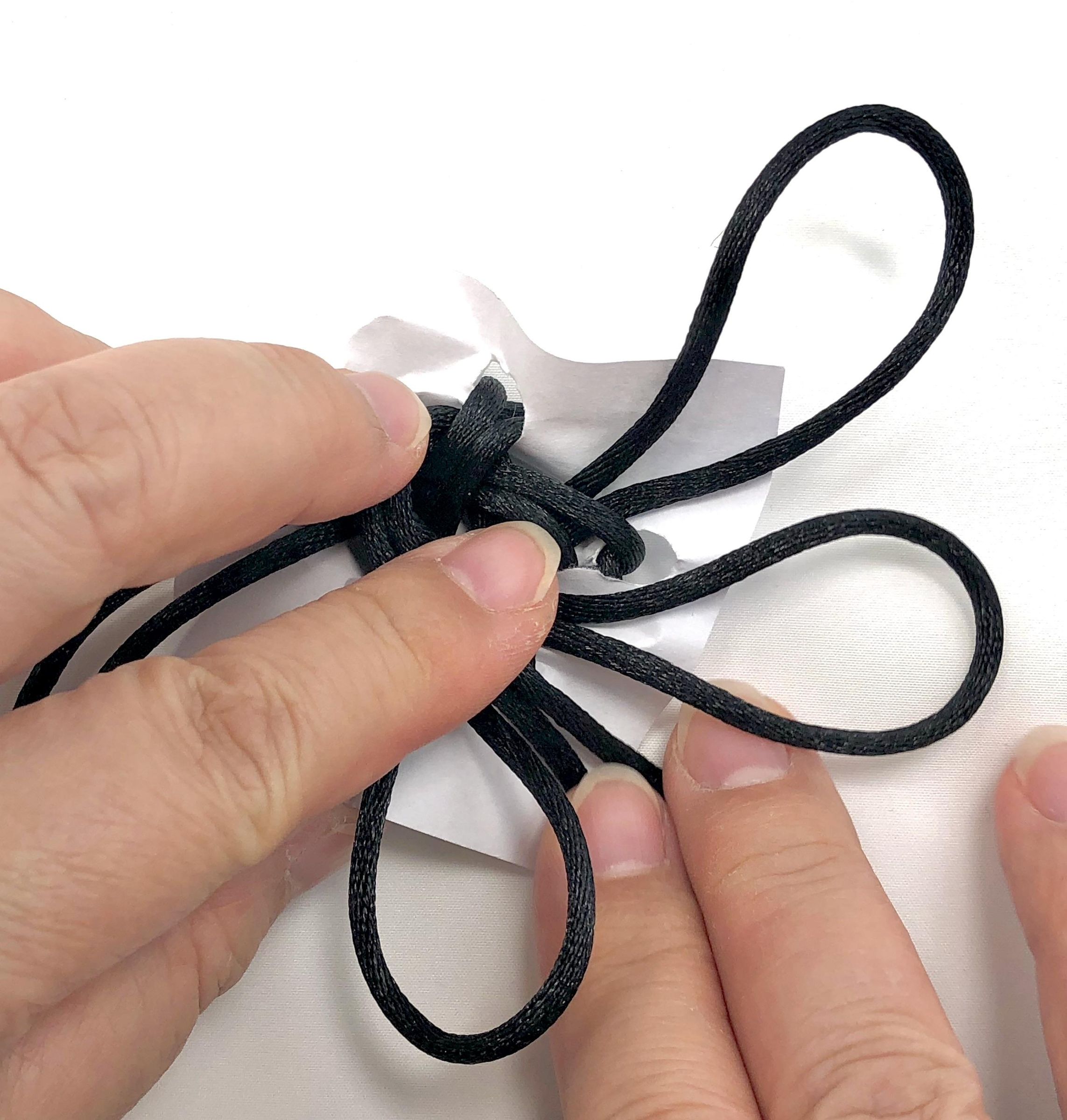 Sterling Silver Celtic Good Luck Knot Round Medallion Pendant – 24.2x27.9mm, Gift Box Included