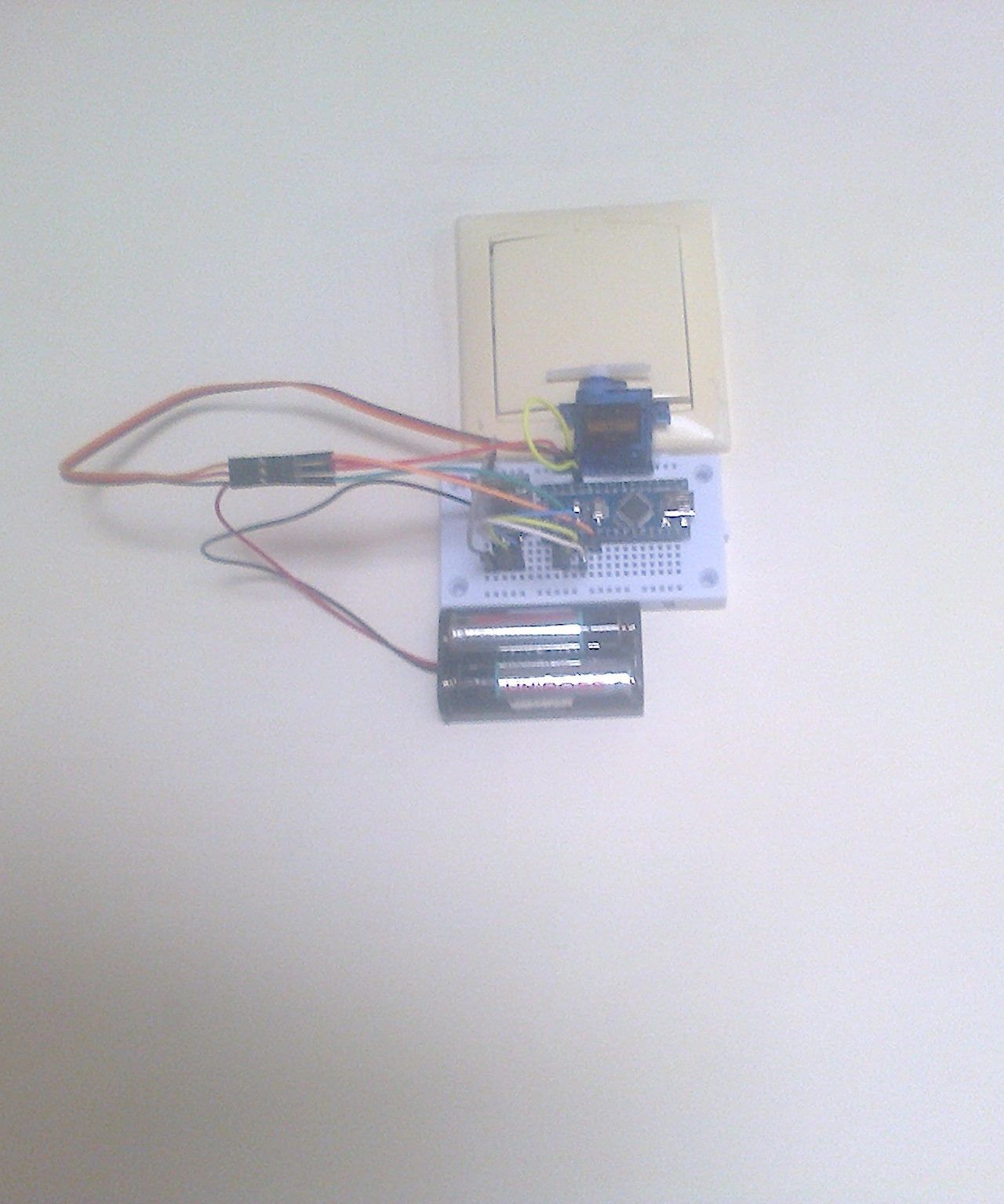 Easy, Safe, Bluetooth Controlled Room Lamp