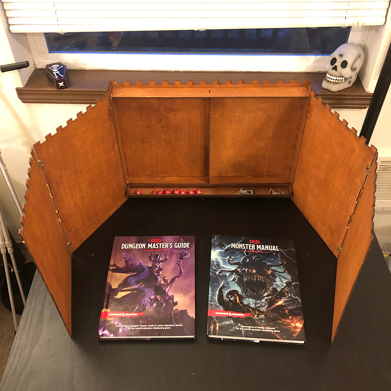Dungeon Master Screen (with Storage Space) : 4 Steps - Instructables