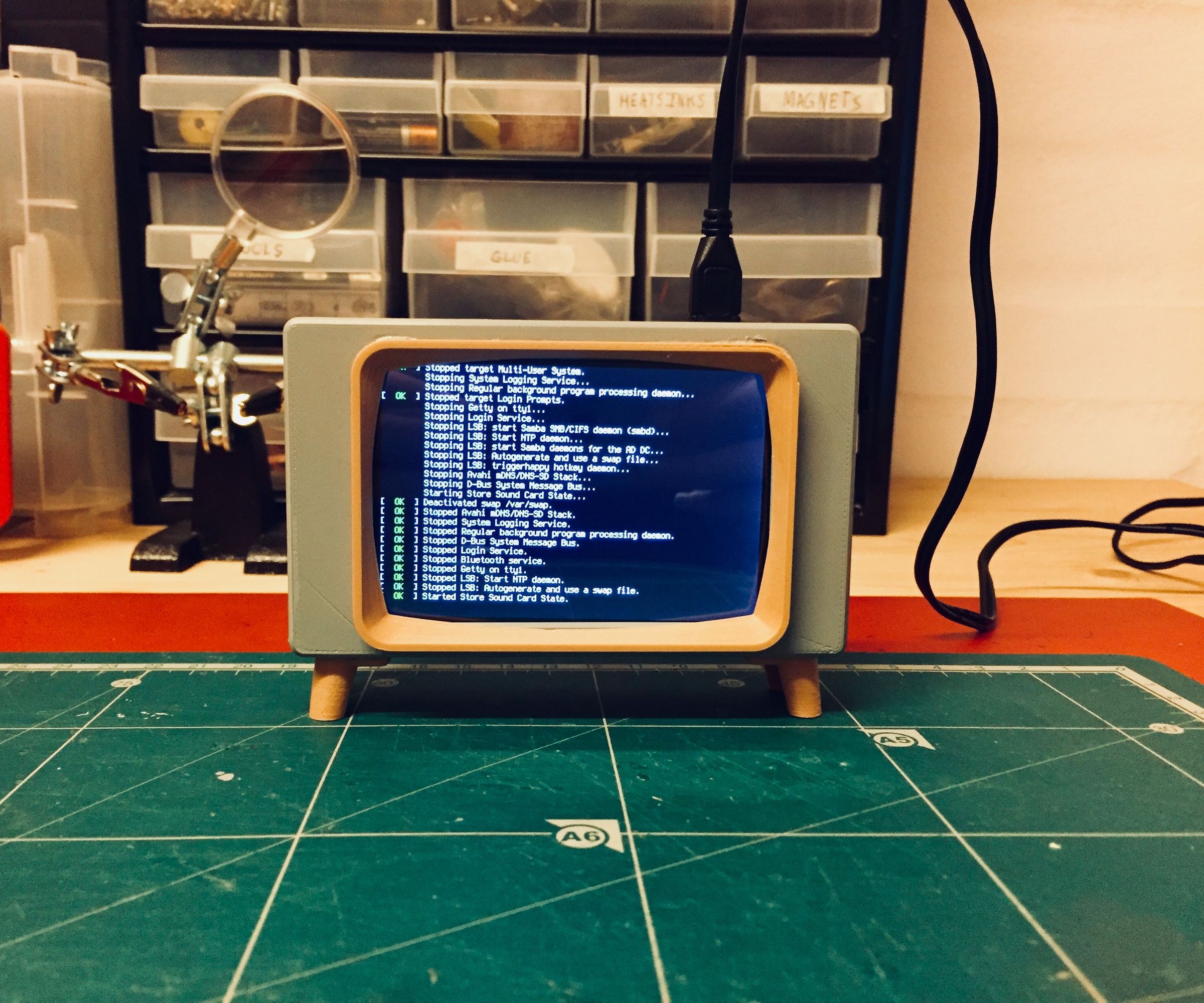 Raspberry Pi Retro-Looking TV