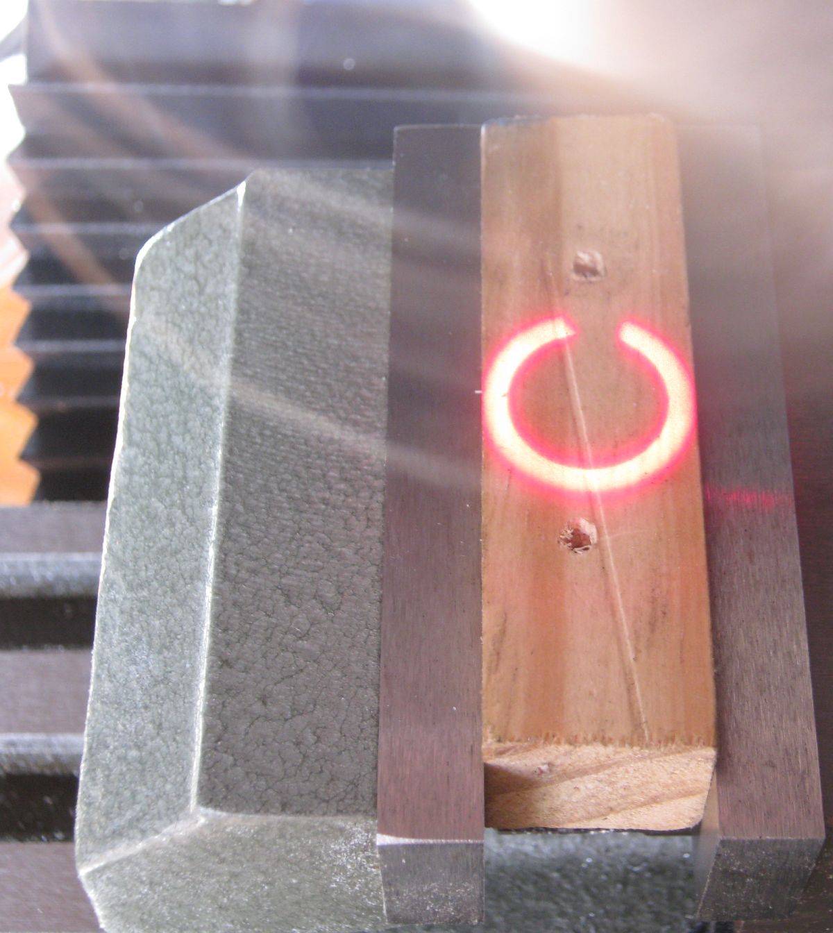 Laser Center Finder. (drill Press and Mill) 3 Steps (with Pictures