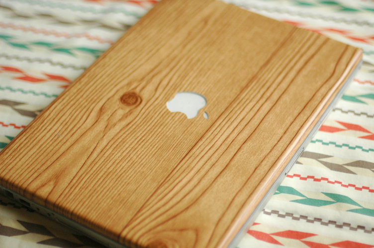 DIY Wood-Grain Laptop Wrap