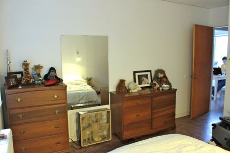 Our Outdated Bedroom - Instructables