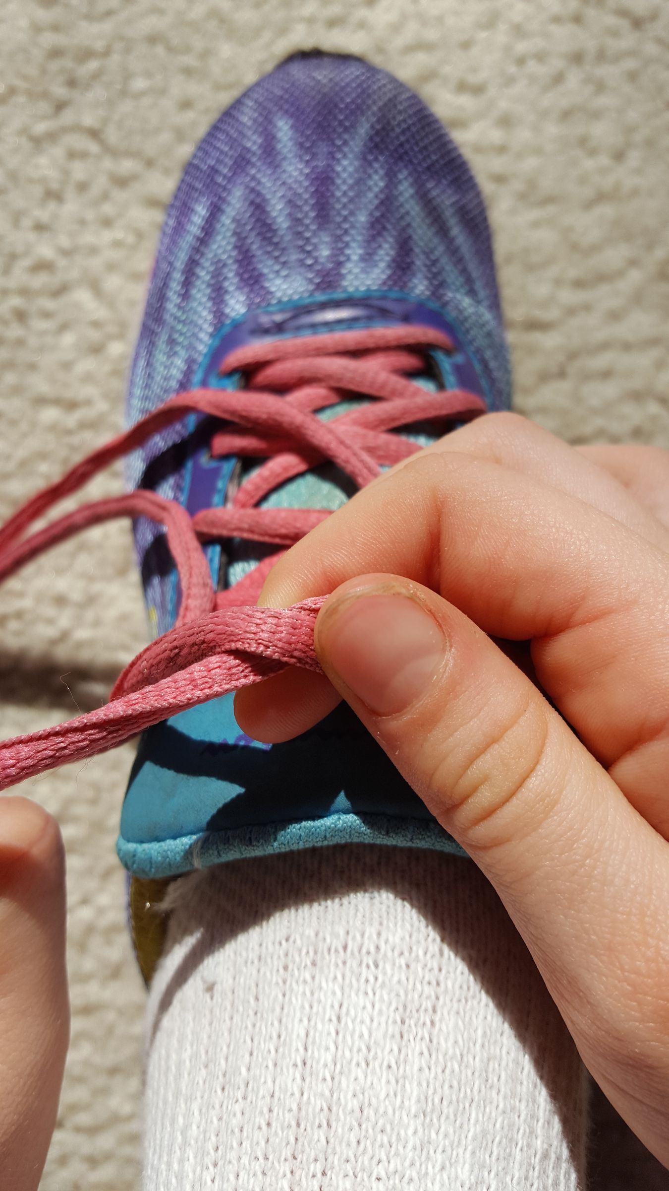 How to Teach Kids to Tie Shoes by Maria Bischel : 14 Steps (with ...