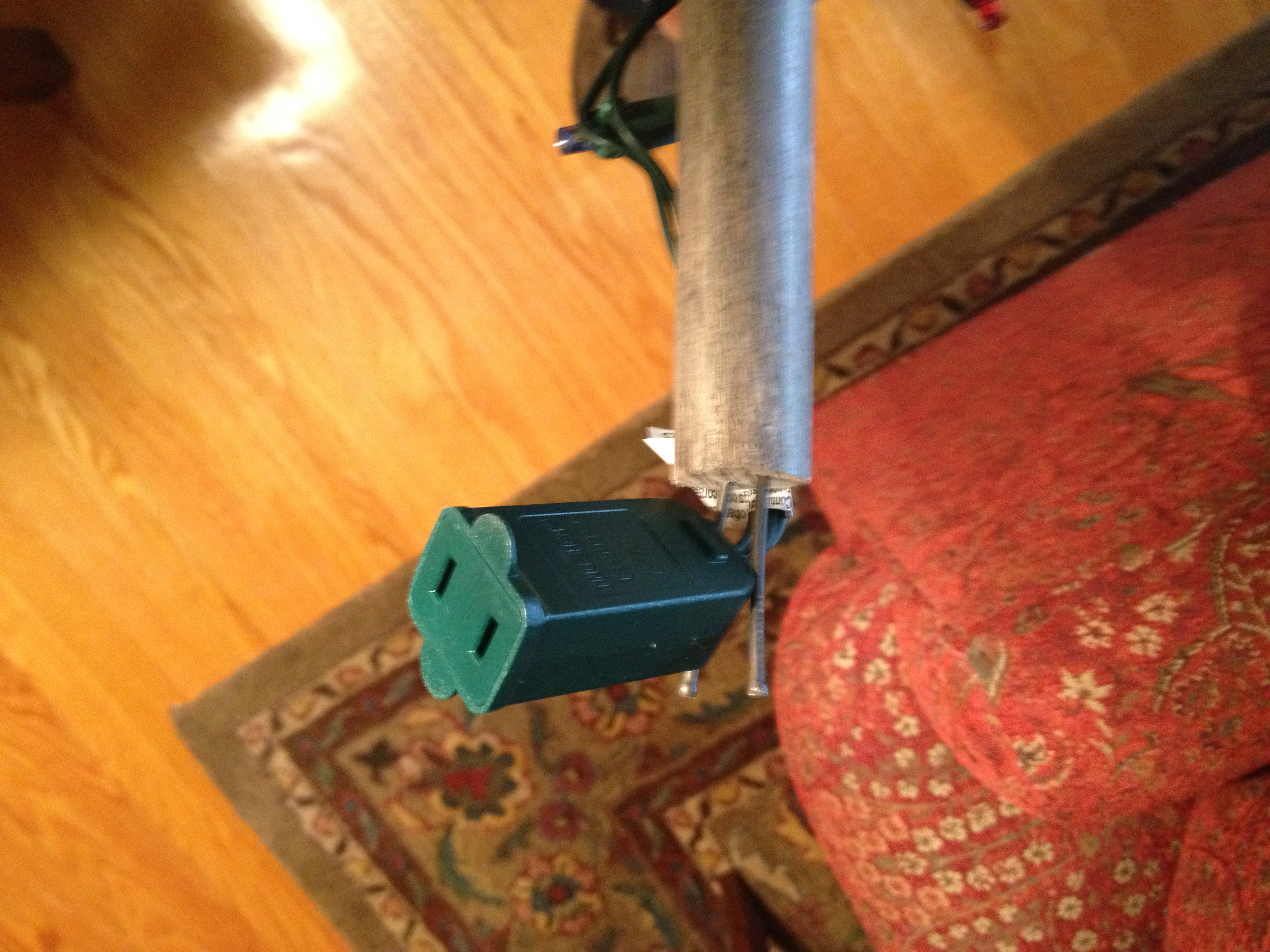 Hanging Christmas Tree Lights Without a Ladder 3 Steps (with Pictures