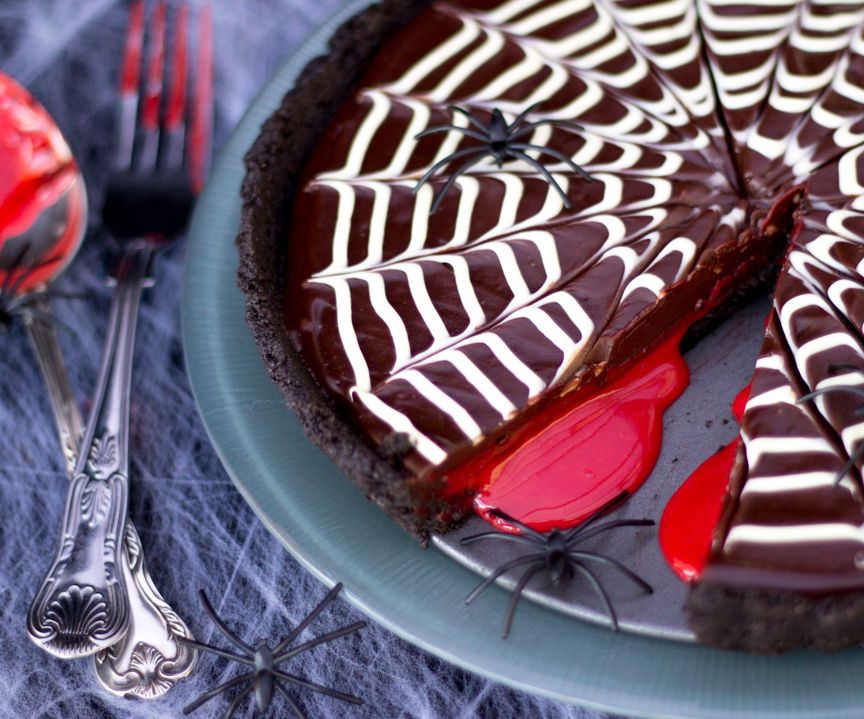 Easy No Bake Bloody Chocolate Spider Web Tart