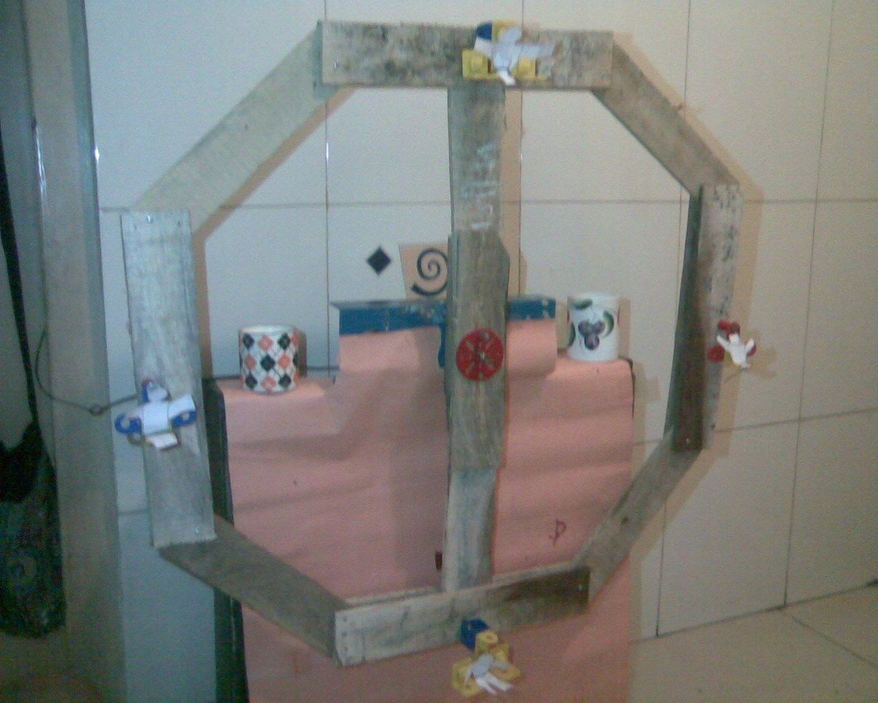 WOODEN LOGS GIANT WHEEL