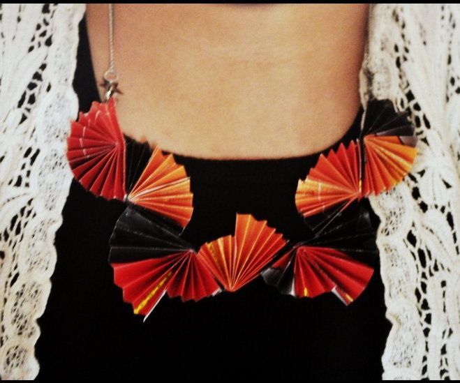Paper fan necklace
