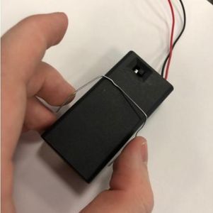 Attaching the Battery Pack