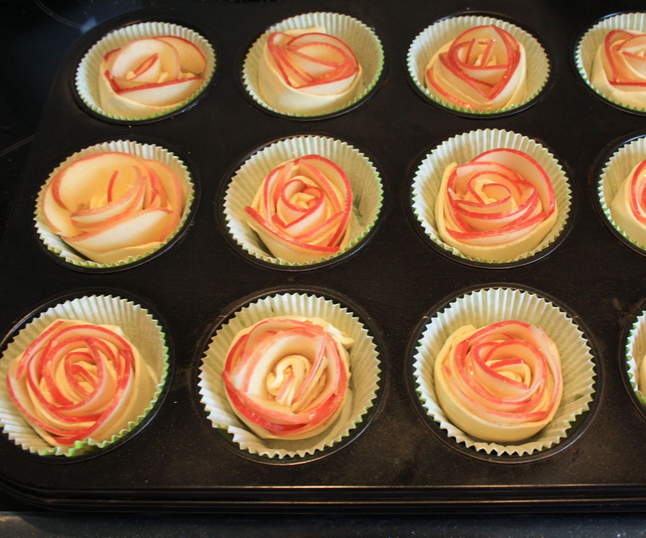Apple Puff Pastry Roses
