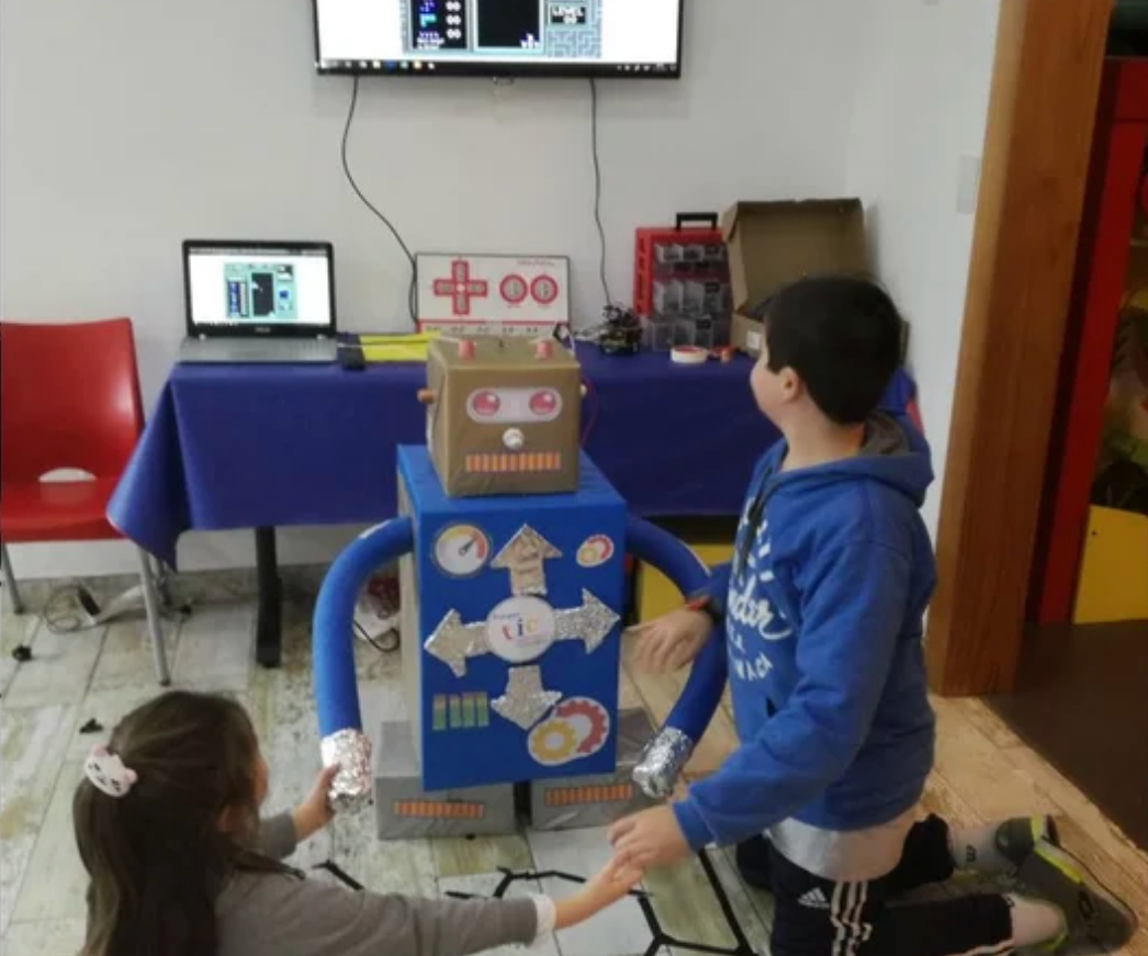 Y Si Hacemos Un Robot? (con Makey Makey)