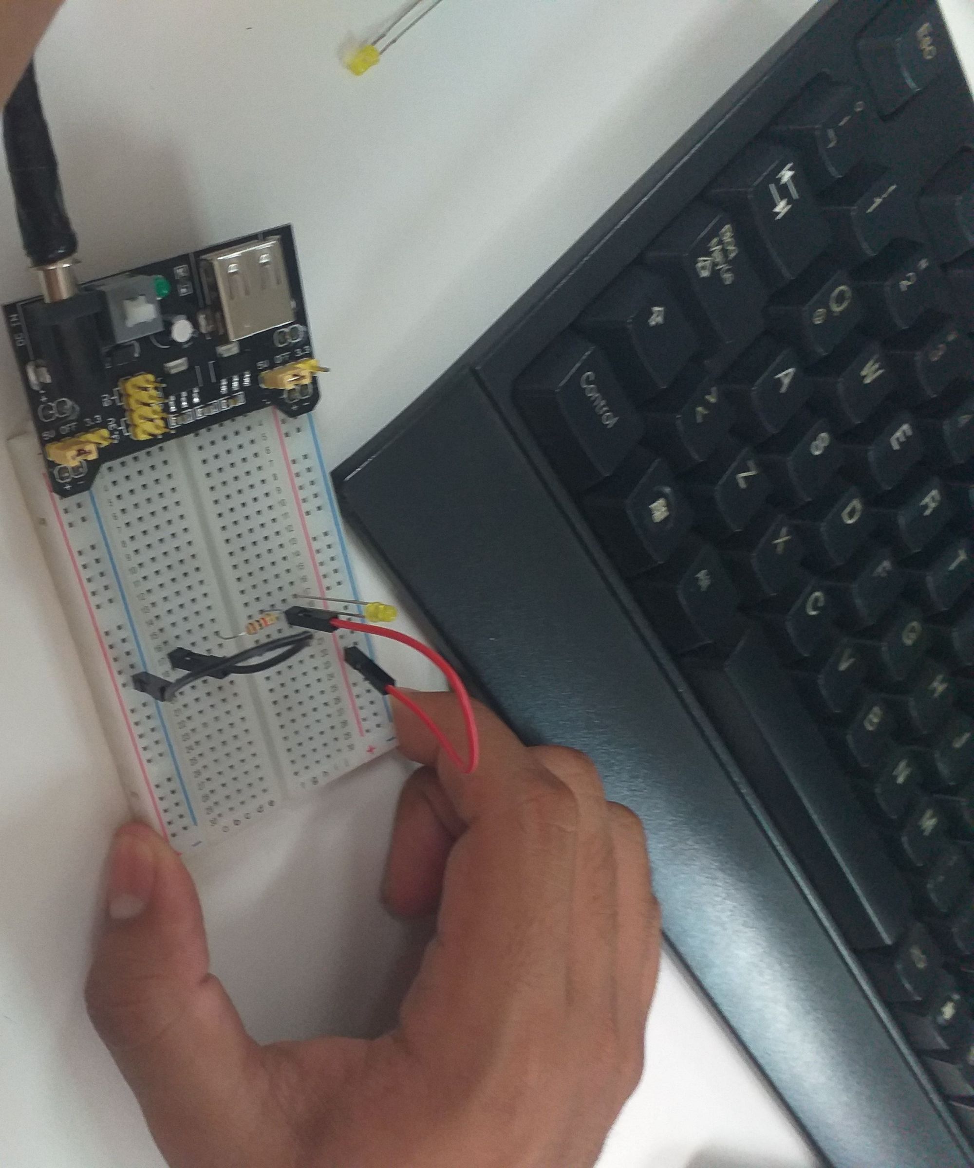 CIRCUITOS ELECTRÓNICOS