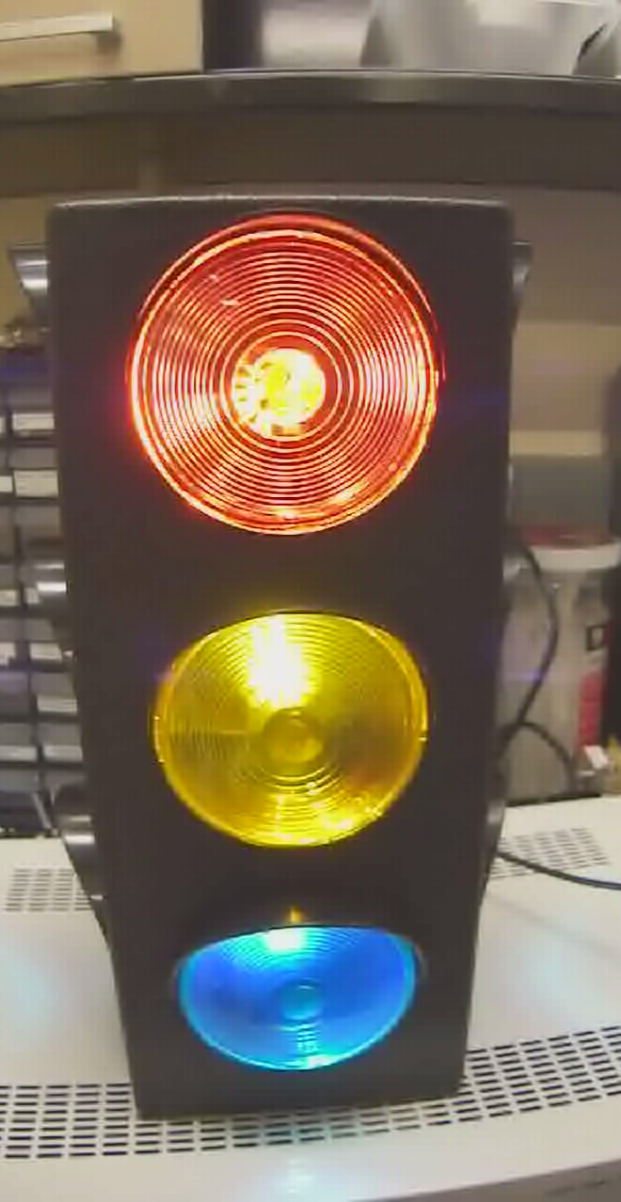 Safety Stoplight: the Easy, Arduino-powered, Voltage Warning Light