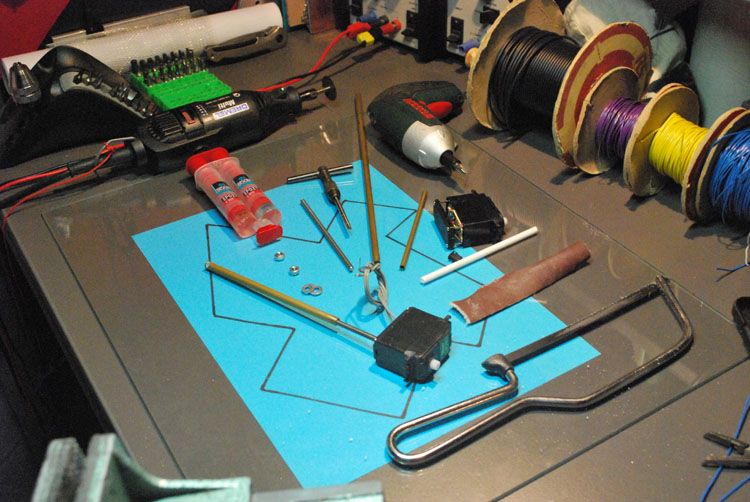 Hack your servo V1.00 - Turn your servo into a powerful linear actuator