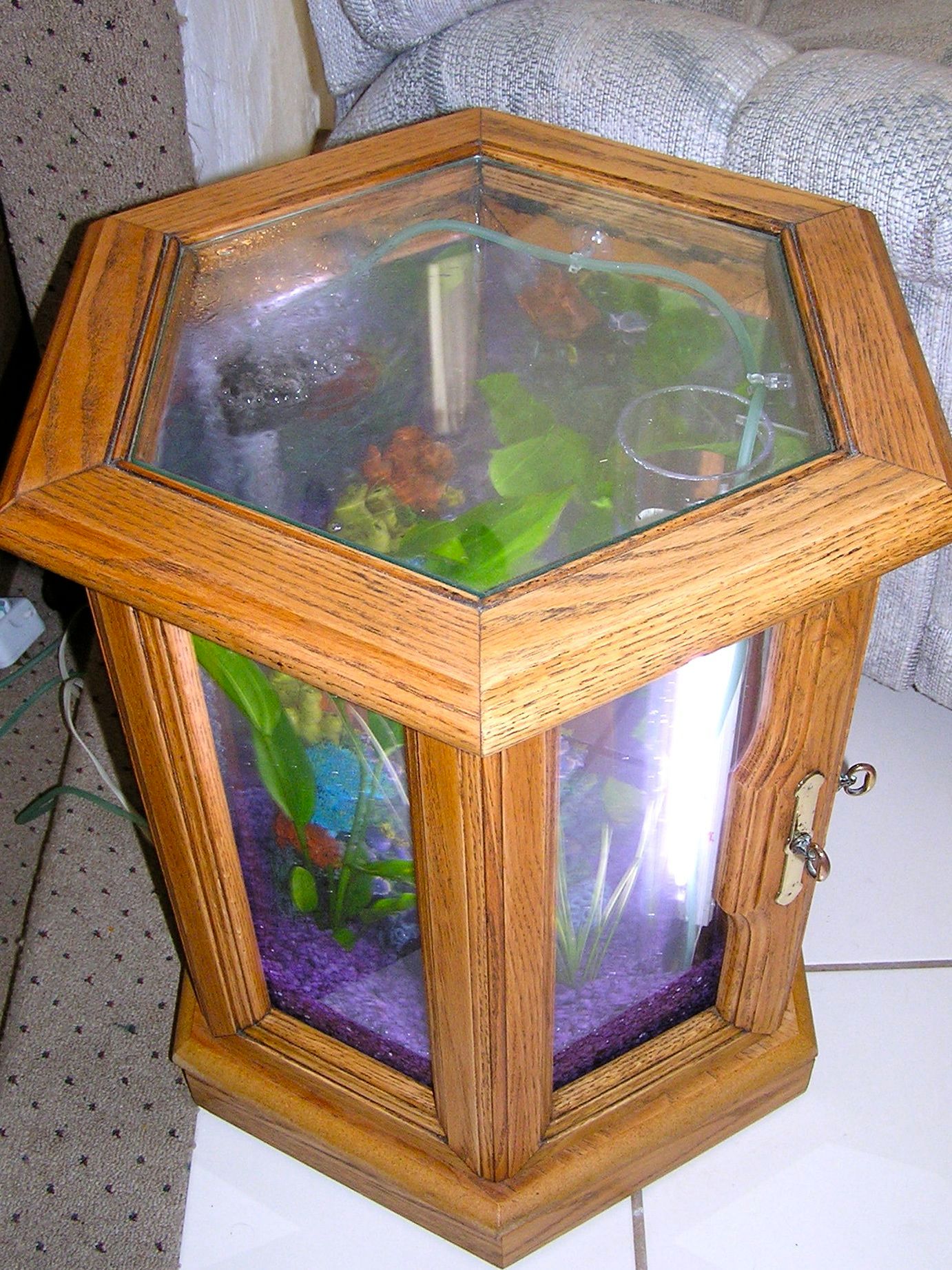 Building an Hexagonal Acrylic Aquarium 7 Steps (with Pictures