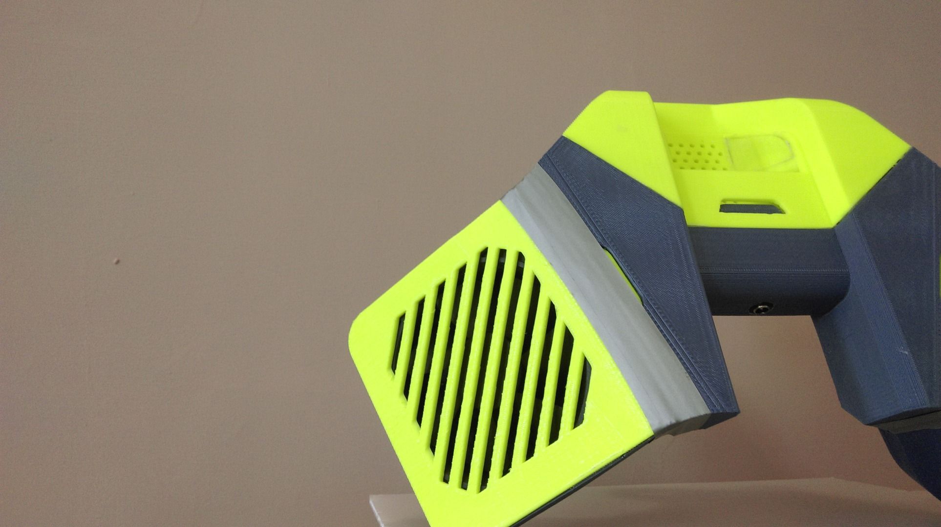 Air Vest  (Backpack Heat Dissipation Device)