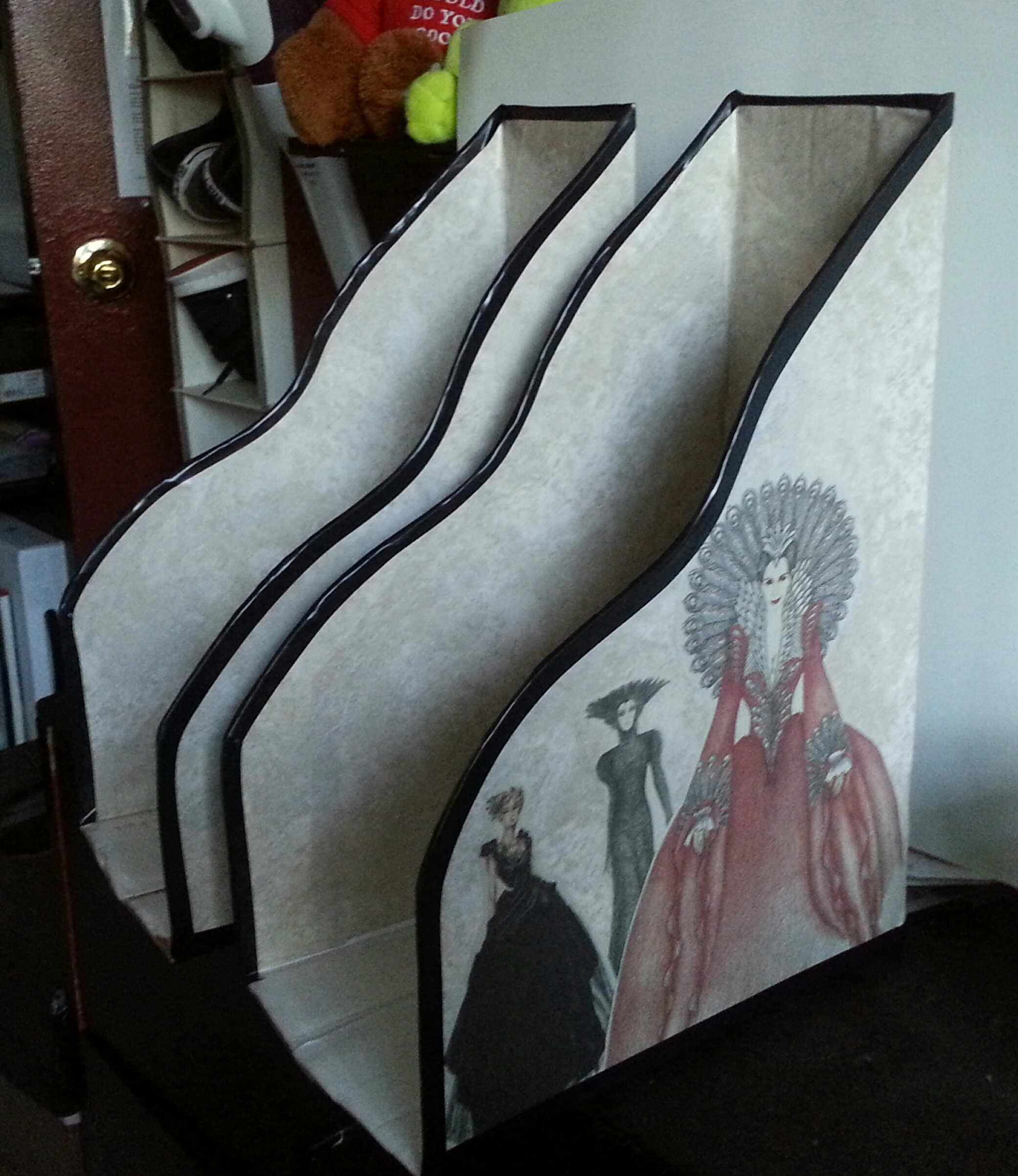 Make a Magazine Holder! (with Pictures) Instructables