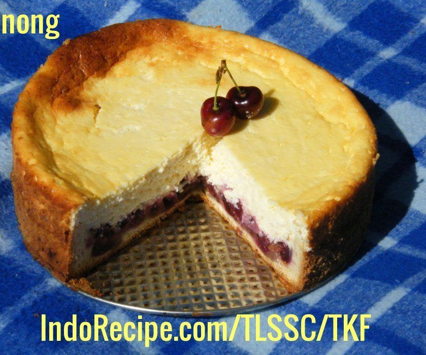 Sour Cherry Cheesecake (Hungarian Style)