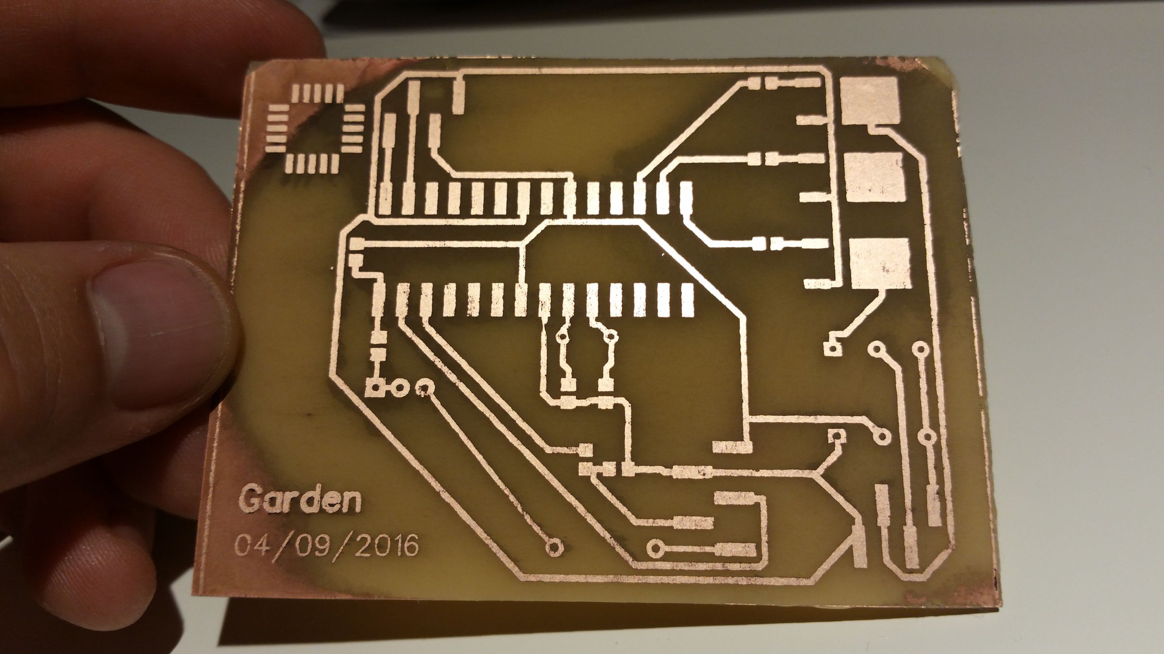 Sponge + Ferric Chloride Method -- Etch PCBs in One Minute!