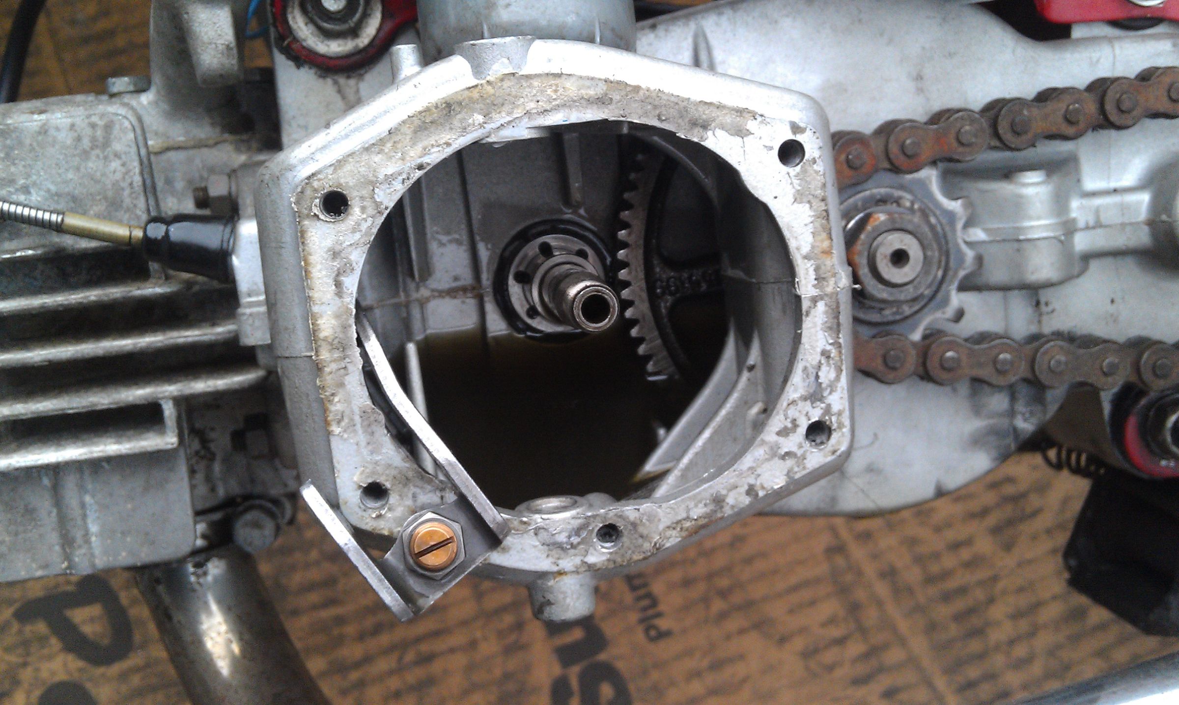 SACHS MOPED CLUTCH REMOVAL 4 Steps Instructables