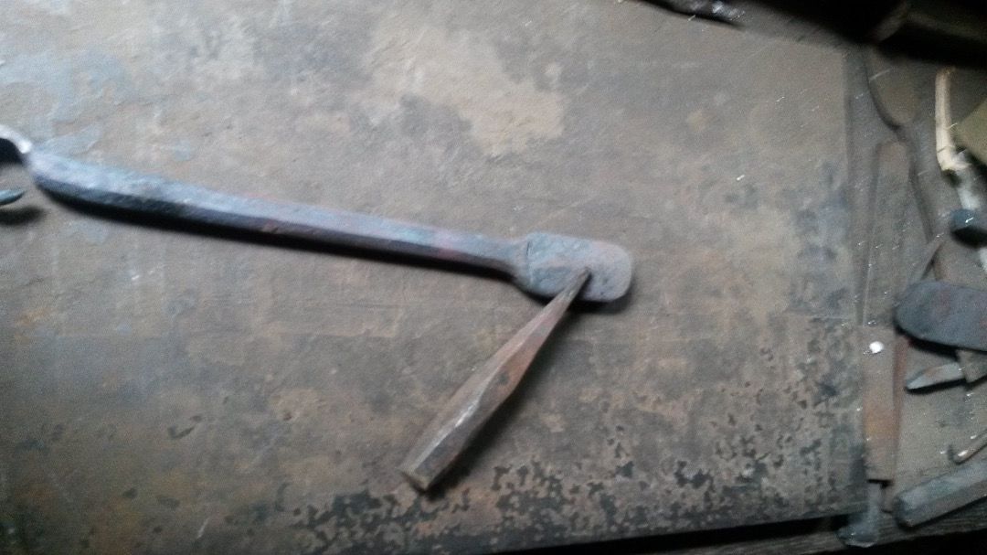 Making Nail Header Making 1000 Nails - Colonial Blacksmithing : 6 Steps (with Pictures ...