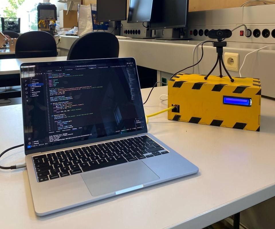 Potholes & Animals Detection