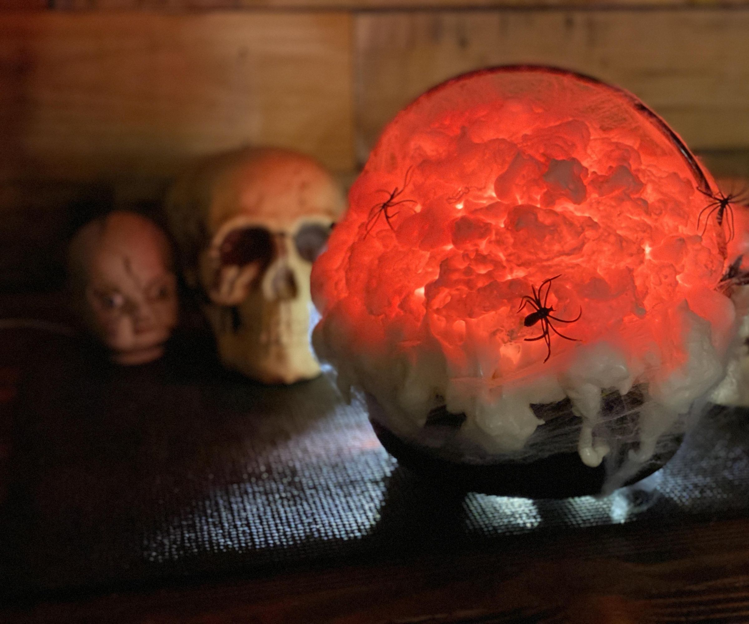 Cheap and Easy DIY Halloween Cauldron