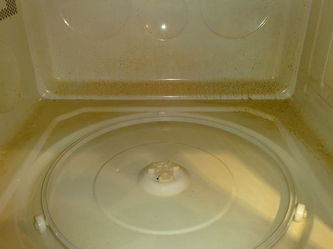 What Not to Do When Cleaning a Large or Commercial Microwave