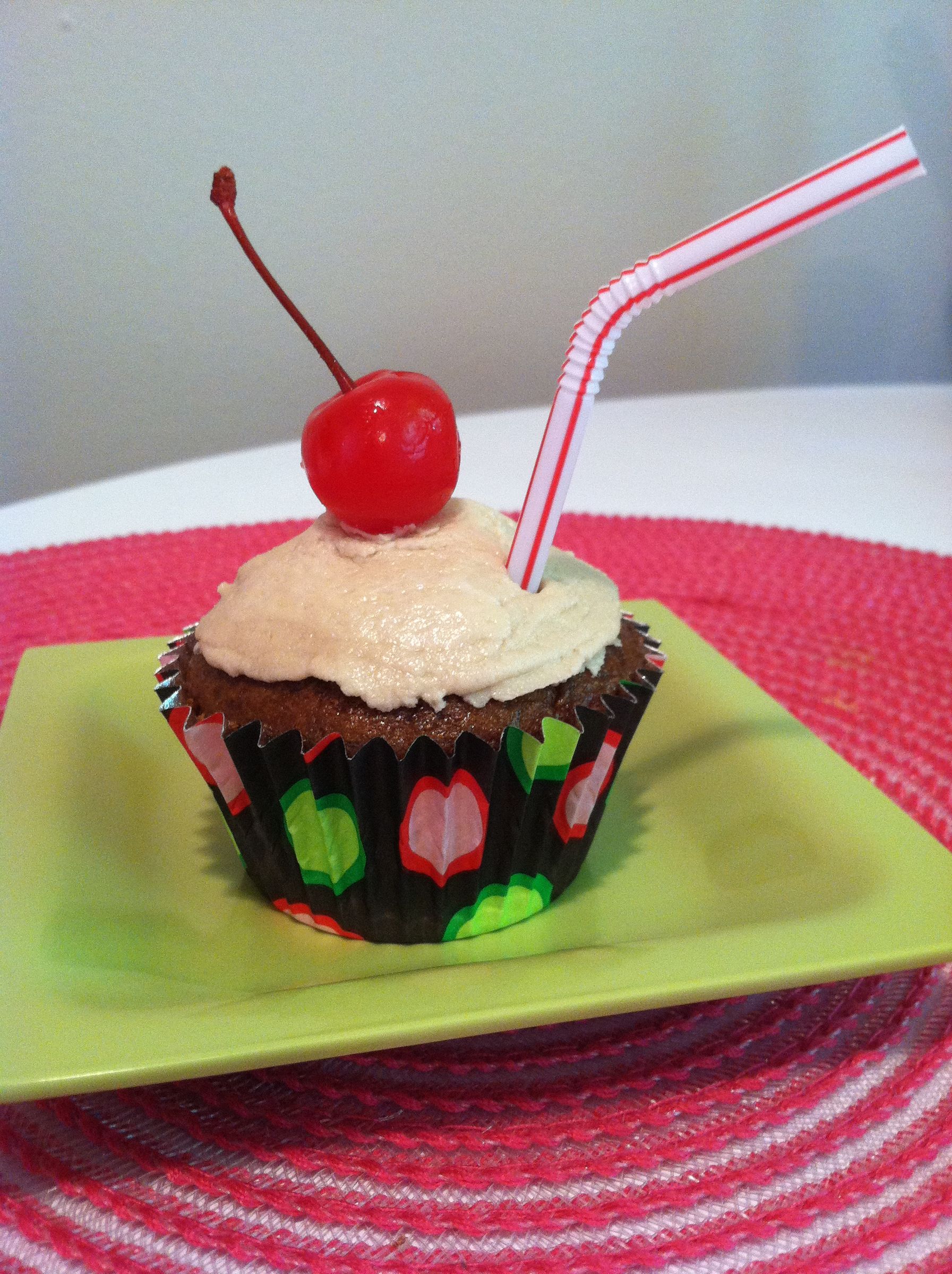 Vegan Root Beer Float Cupcakes
